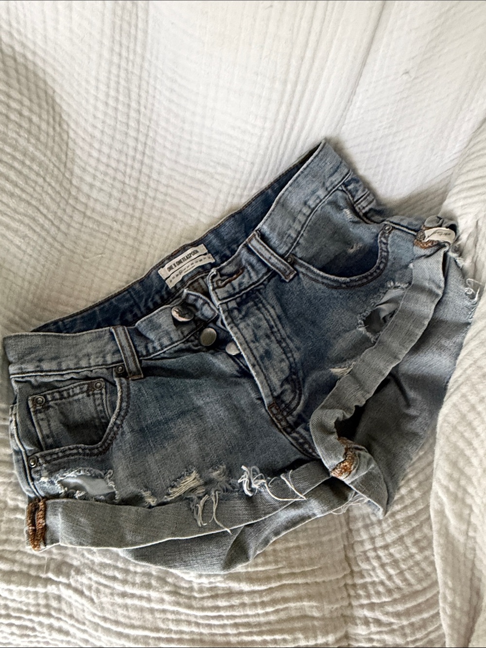 One Teaspoon Bandits Washed Blue Distressed Rolled-Hem Jean Shorts